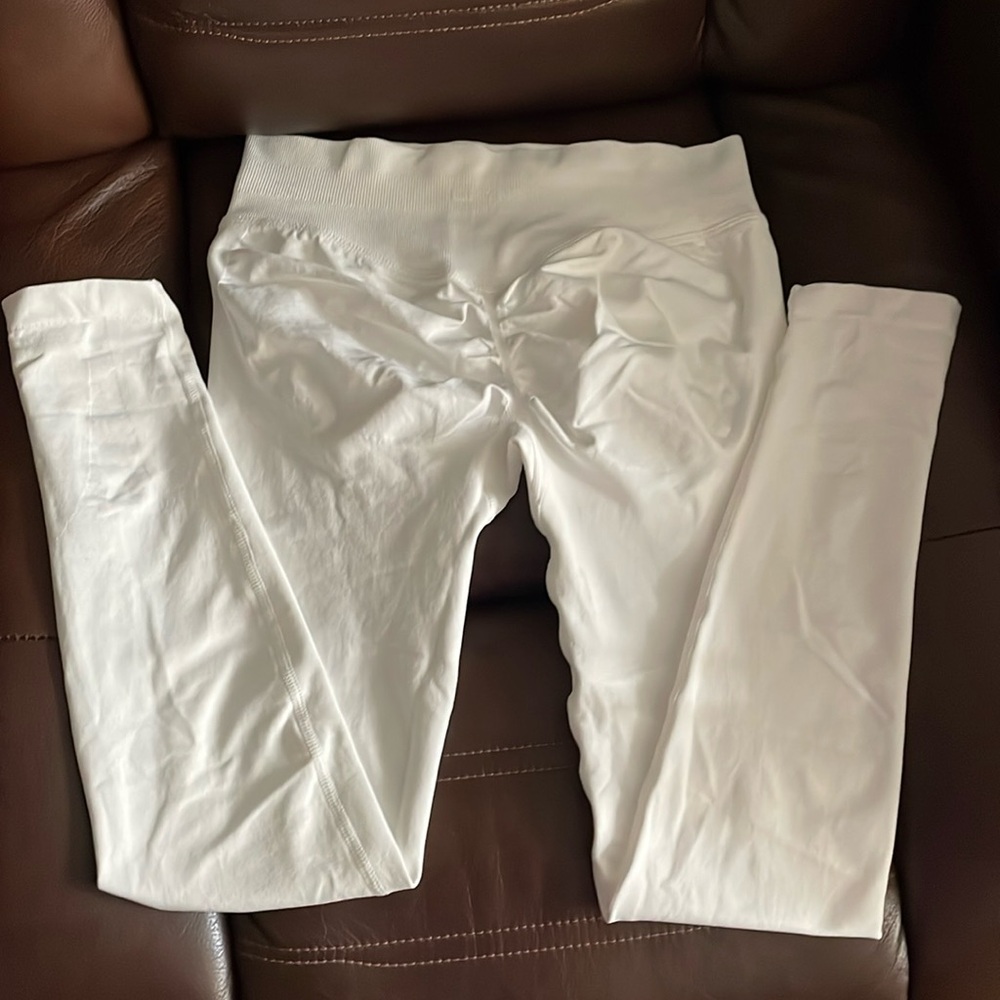 New DFYNE leggings size medium